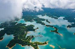 午夜湖畔的神秘水元素·一场不期而遇的奇幻之旅