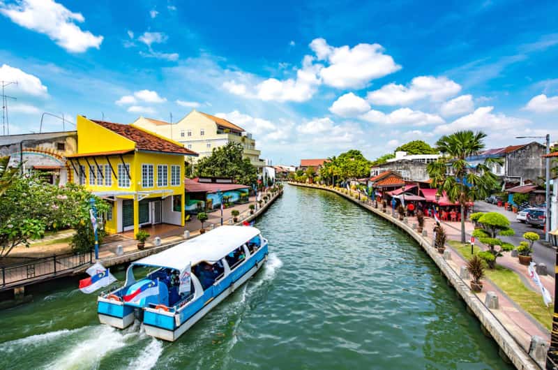 马六甲的旧街巷里，藏着一个叫“光云档案”的秘密…