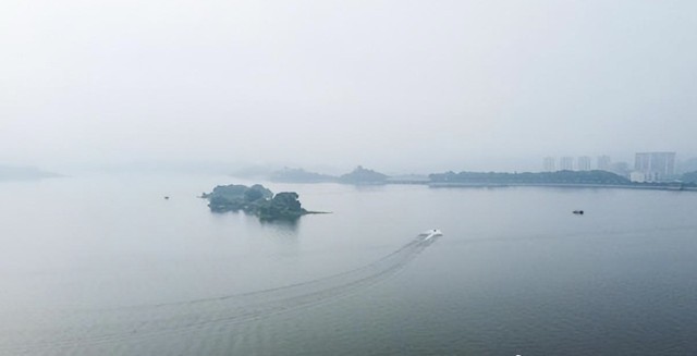 湖心孤岛上的那片黑雾，我差点以为是鬼…