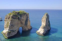 当海风与古老传说相遇丨探秘海蚀洞鬼火石球阵的神秘之旅