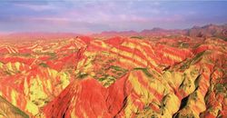 沙漠石林里的红色奇迹·一场不为人知的雨与鱼的奇幻之旅