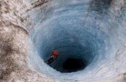 揭秘阿尔卑斯空心地球档案丨一场跨越时空的探险之旅