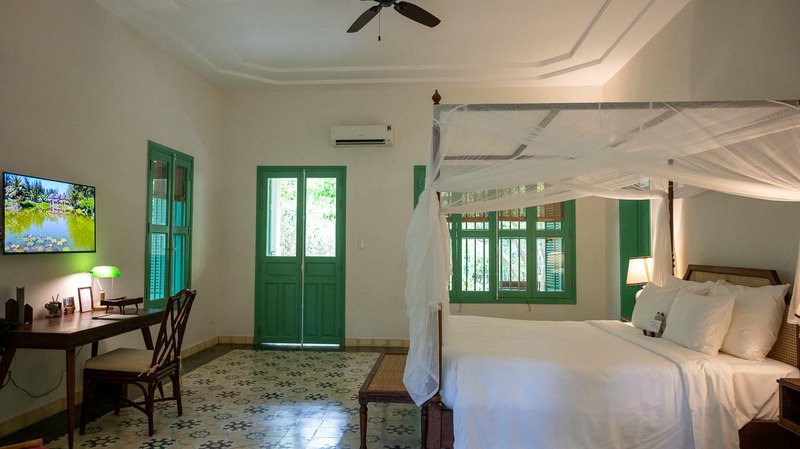 在神秘的海底，寻找那抹永恒的绿光！