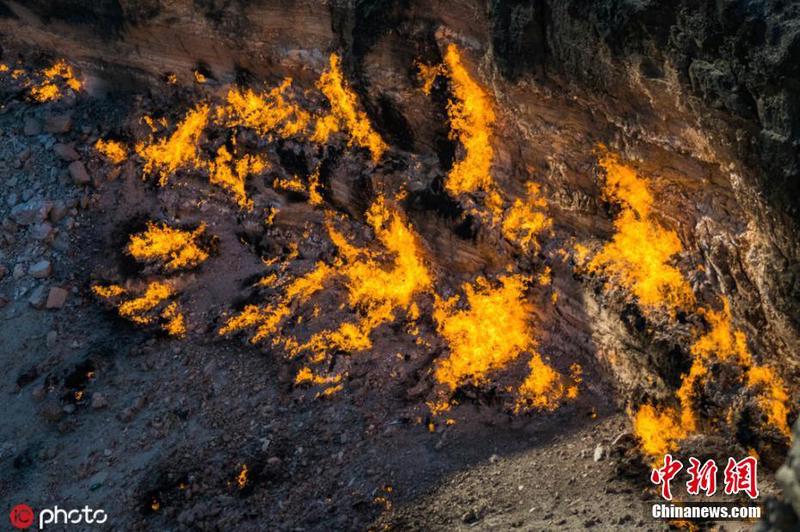 荒漠迷宫中的火元素丨一场视觉与感官的冒险
