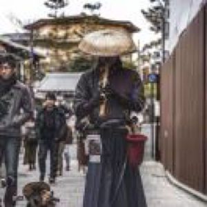 夜色中的墨影—一卷古画的秘密