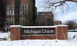 在密歇根的森林里，我找到了与自然的完美接触！