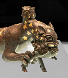 洞穴深处的奇幻征程·云中兽与时间的秘密