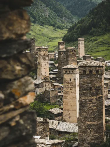 高加索山脉的神秘石球·揭秘传说中的反重力石 高加索山脉的神秘石球·揭秘传说中的反重力石