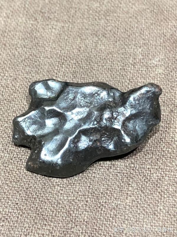 在宇宙的深邃中寻找雷暴球陨石坑双环印的秘密… 在宇宙的深邃中寻找雷暴球陨石坑双环印的秘密…