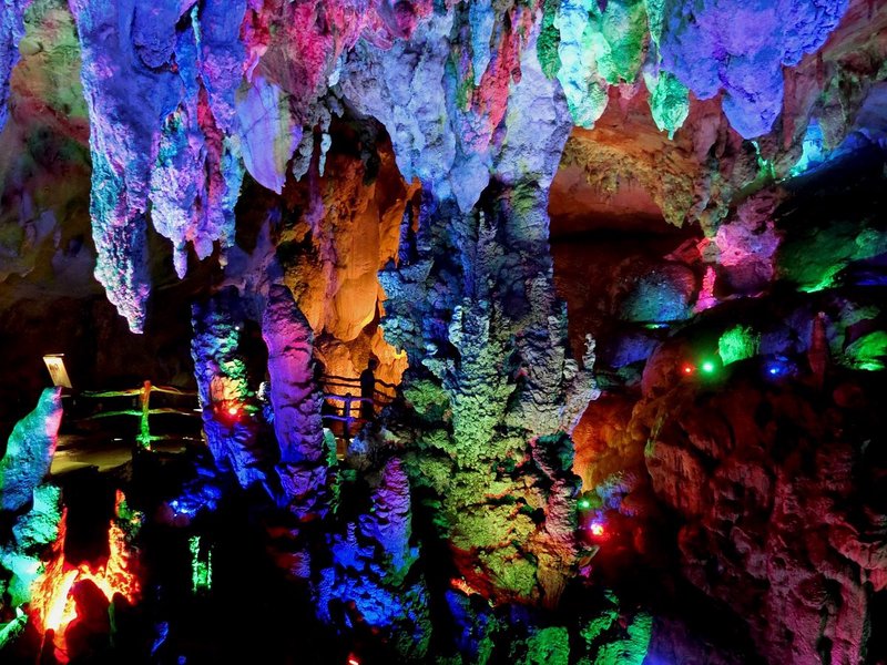 在幽暗深处,迷失的指引丨地下河道与失效罗盘的较量 在幽暗深处,迷失的指引丨地下河道与失效罗盘的较量