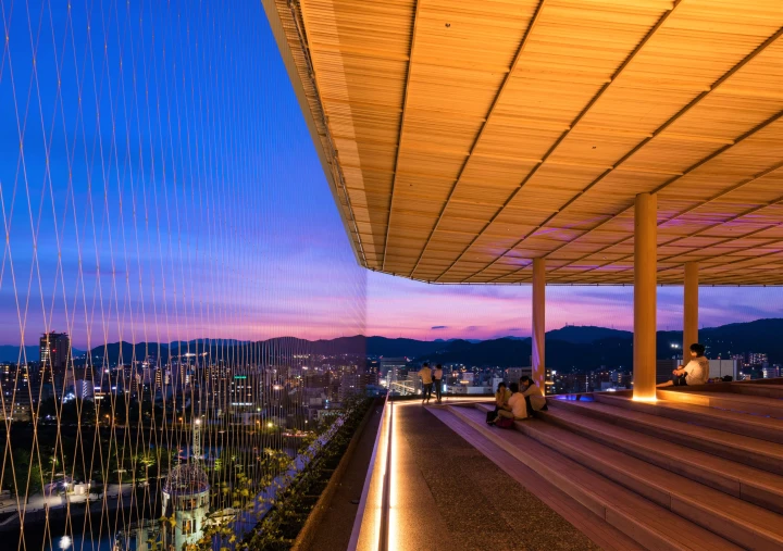 我住的楼里，突然多了一盏“消失”的灯