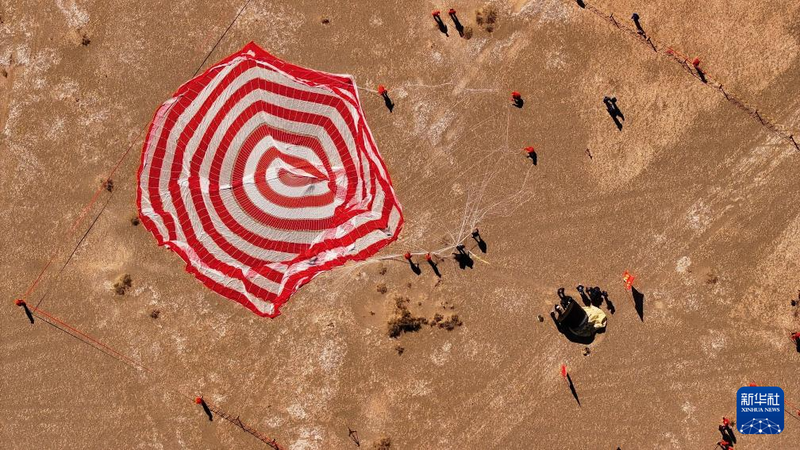 废弃矿井中的徽章，锈蚀的回忆与科技的断裂！