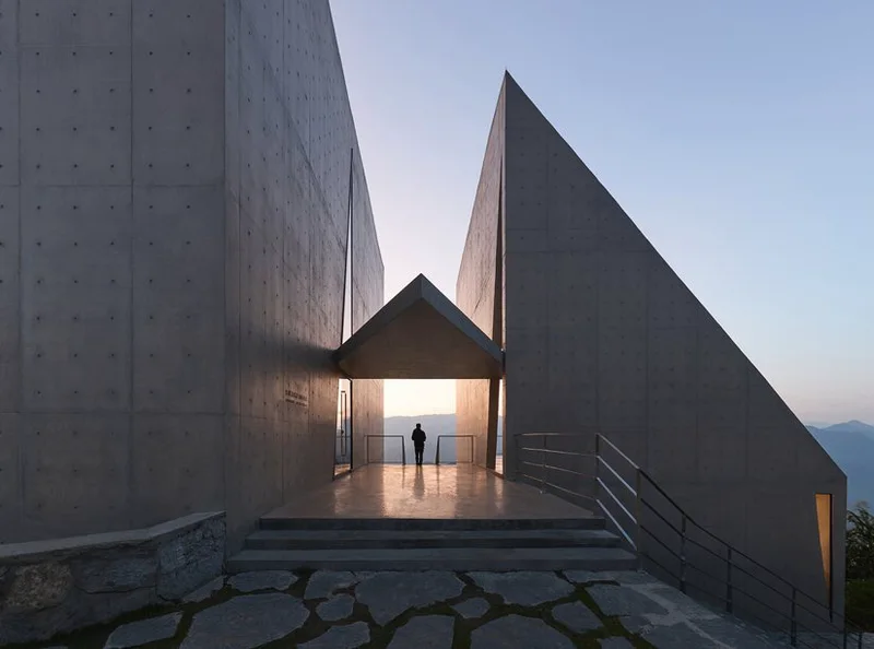 怒江峡谷里，我差点被“逆刻罗盘”带偏了方向…