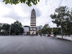 那年血雨夜，我在废弃机场听见了铜铃的哭声？