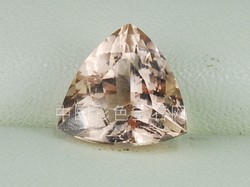 当神秘遇上科学·揭开反重力石西伯利亚红色粉末的神秘面纱