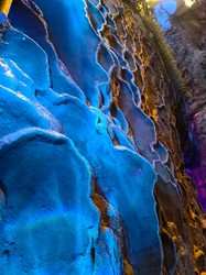 熔岩洞里的水下钟·鸟群盘旋的神秘奇观