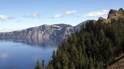 火山湖泊的深渊｜自然界的梦魇与美的边界