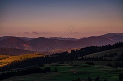 空间中的喀尔巴阡土元素：自然与现代的完美融合